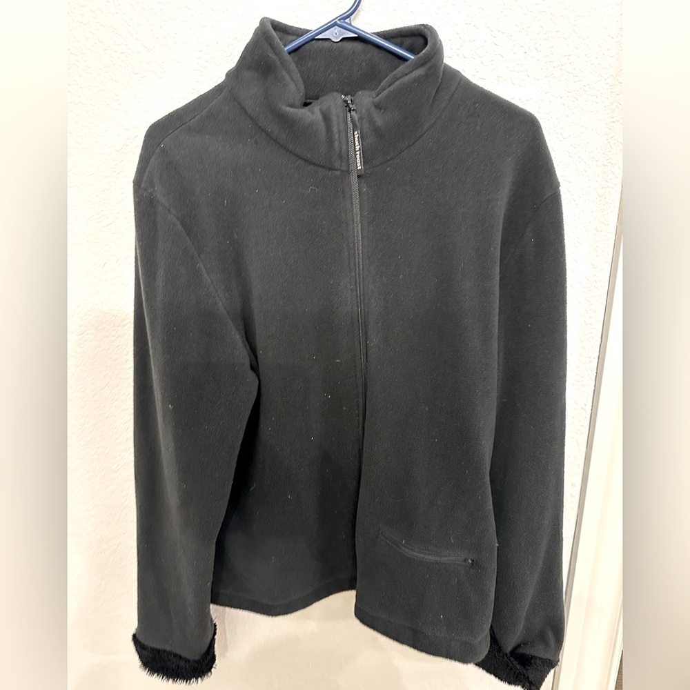Chuck Roast size xl fleece jacket with fur inside and cuffs